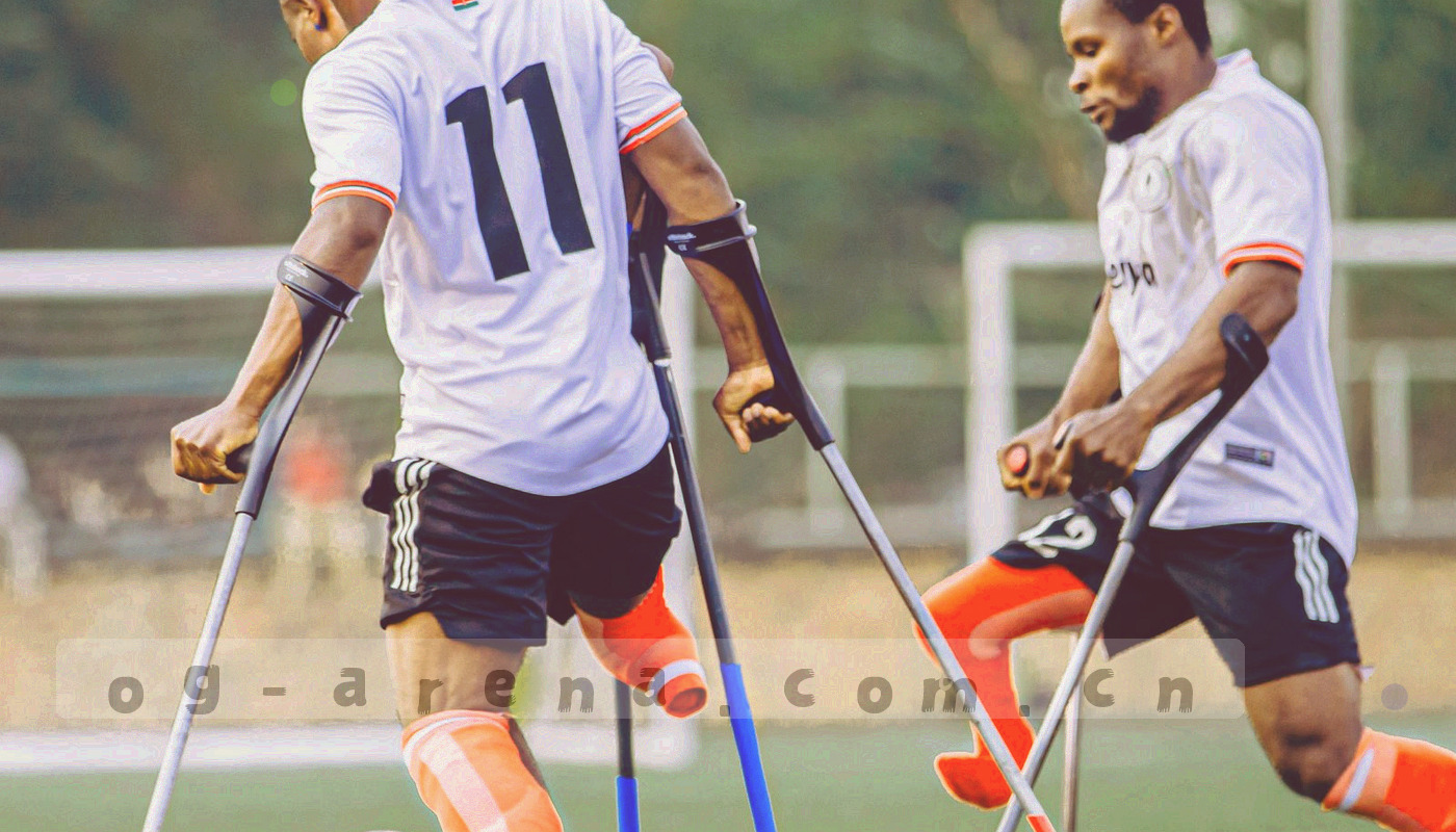 从提交、归类到进入更新清单的反馈流程抽象示意
